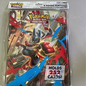 Pokémon Trading Card Game 9-Pocket Portfolio - Red and Blue